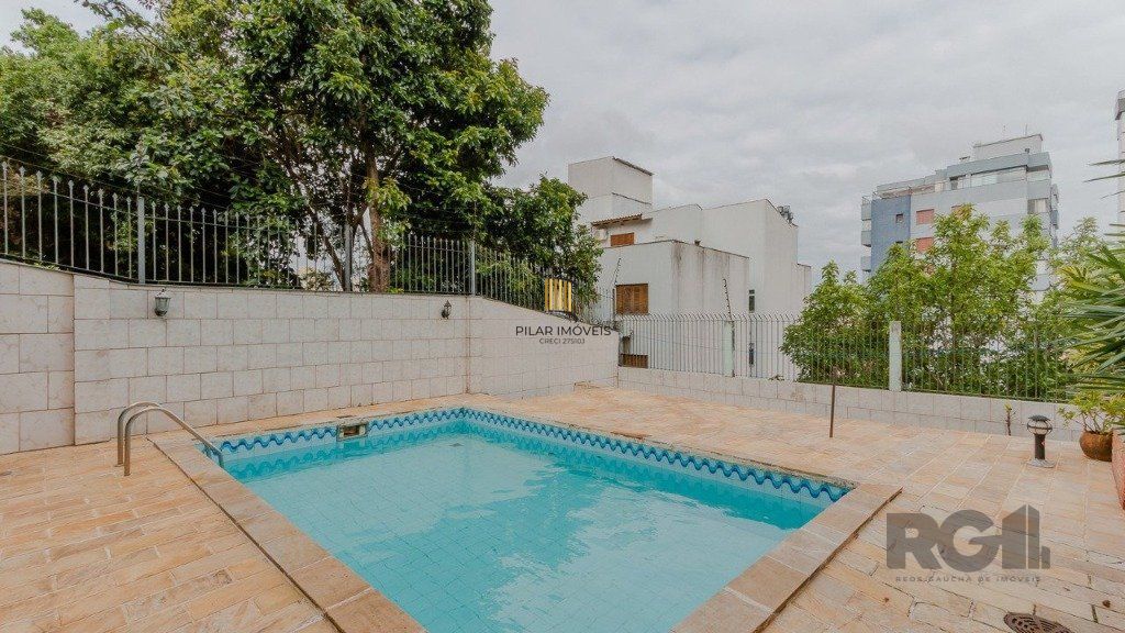 Casa 394m², 4 dormitórios, 4 vagas no bairro Cristo Redentor
