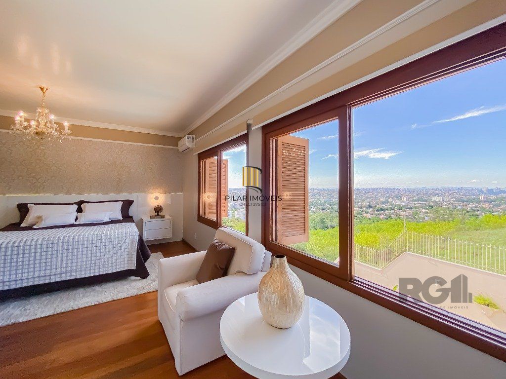 Casa alto padrão, 500m² privativos com linda vista da cidade no Morro Apamecor