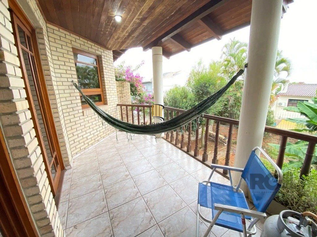 Casa com 4 dormitórios no bairro nonoai