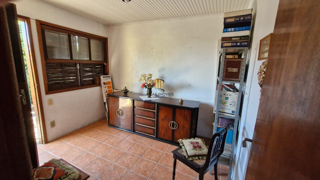 Casa de Cinema na Glória, com 500m² de área privada, 3 dormitórios, piscina, horta, lareira, elevador, gradeada 4 garagens