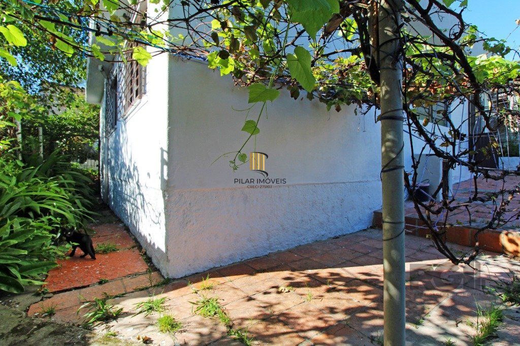 Casa 3 dormitórios no bairro Nonoai