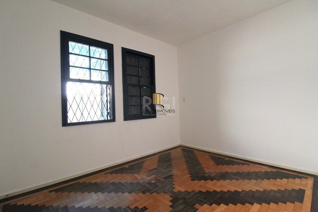 Casa 6 dormitórios no bairro Teresópolis