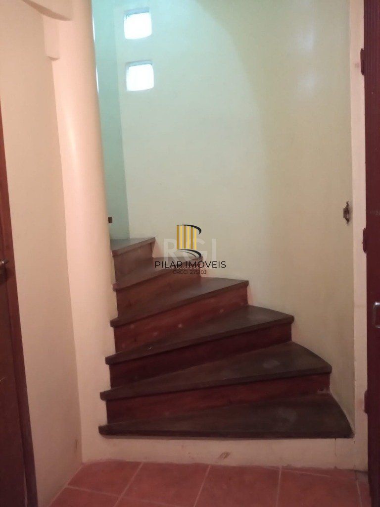 Casa para Venda - 256.87m², 3 dormitórios, sendo 1 suites, 2 vagas - Teresópolis