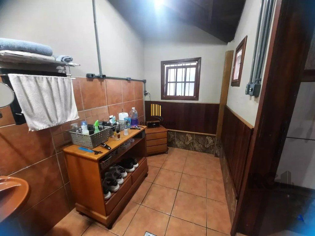 Casa de 3 dormitórios, no bairro Glória