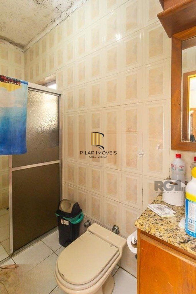 Casa 3 dormitórios no bairro Glória