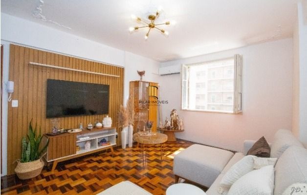 Apartamento com 3 dormitorios e suíte no Centro de Porto Alegre-RS.