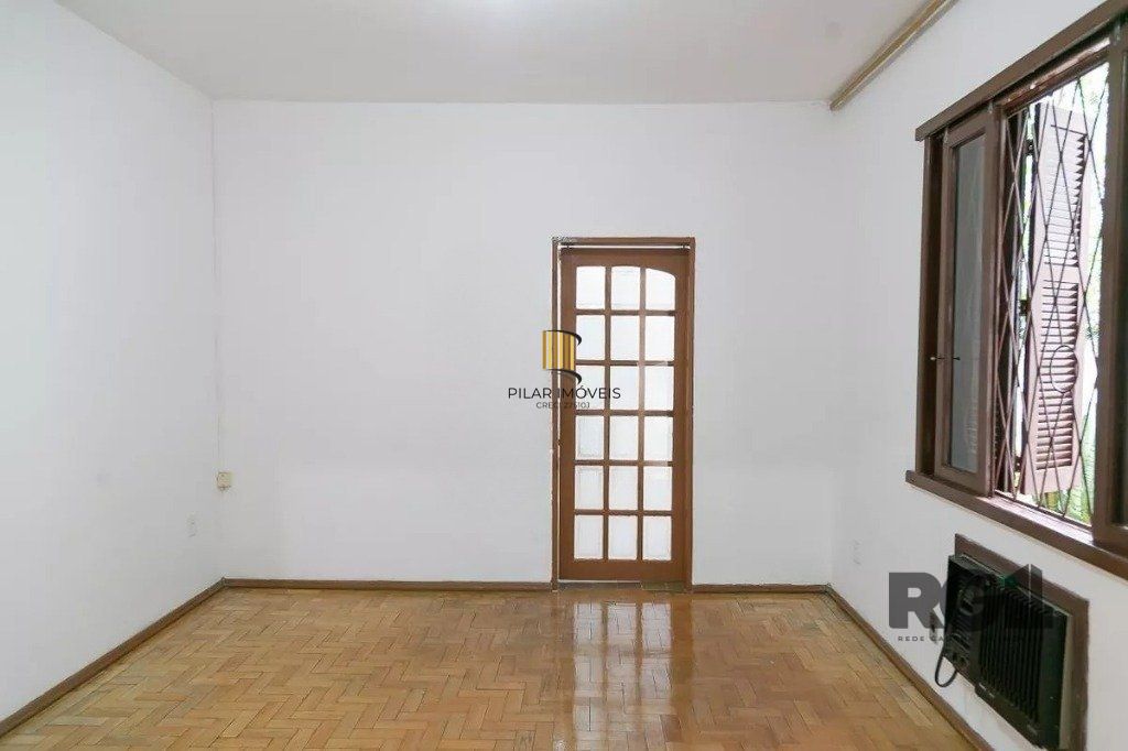 Casa para Venda - 150m², 3 dormitórios, 2 vagas - Teresópolis
