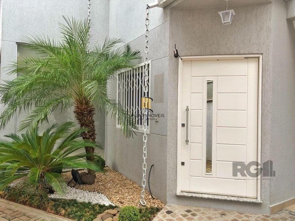 Casa em condomínio 114m² - 3 dormitórios, 1 suíte e 2 vagas no bairro Sarandi
