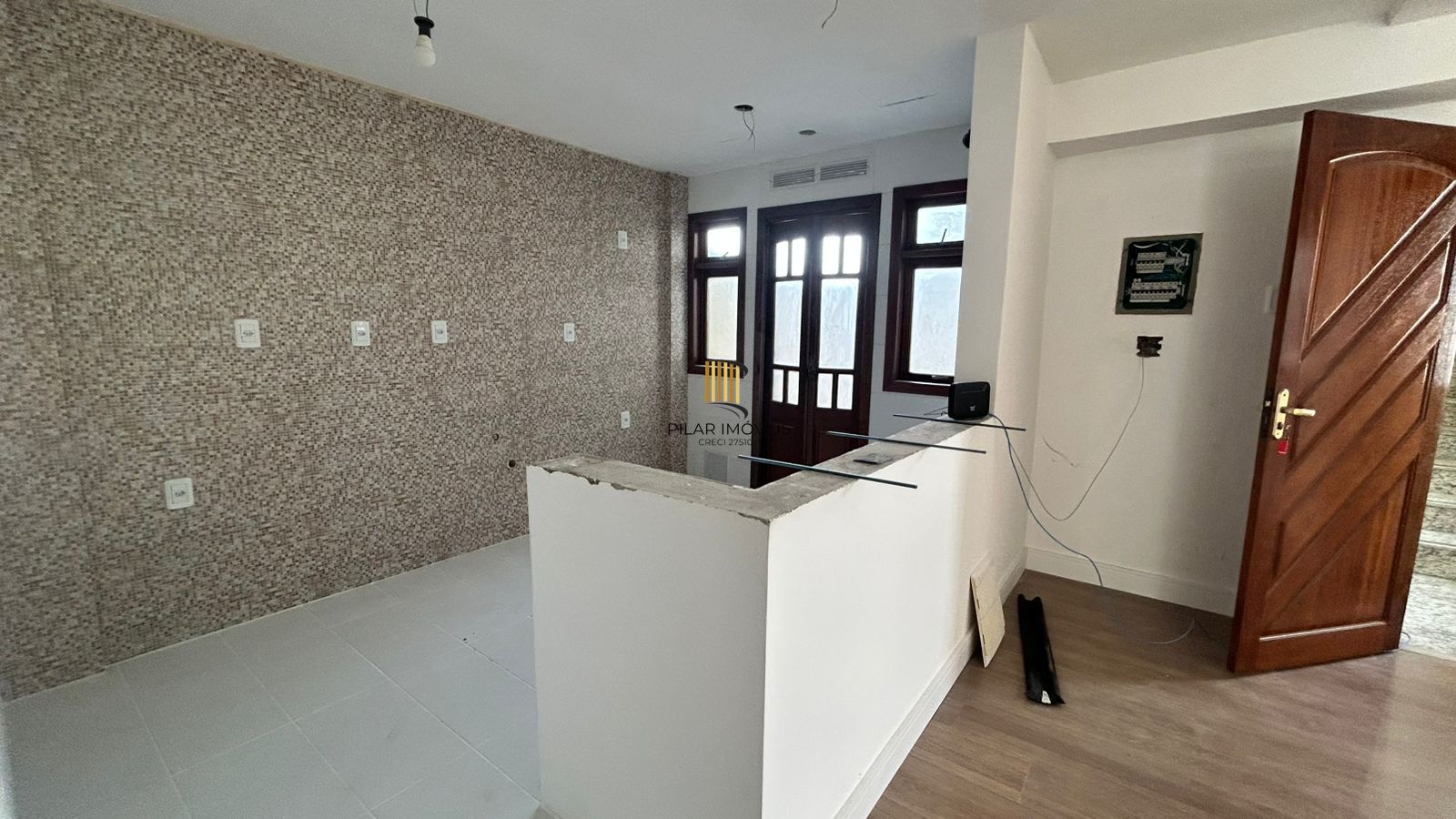 Apartamento 2 dormitórios no bairro Medianeira em Porto Alegre para Alugar