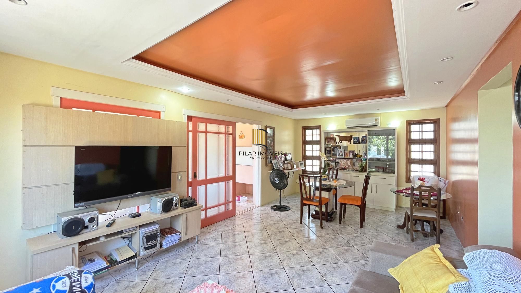 Casa 3 dormitórios no bairro Teresópolis