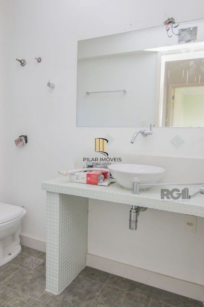 Apartamento 145m² - 3 dormitórios sendo 1 suíte e 2 vagas no Centro Histórico/Porto Alegre