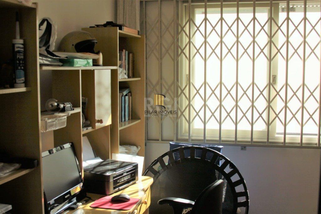 Apartamento com 03 dormitórios, churrasqueira e vaga de garagem no Menino Deus