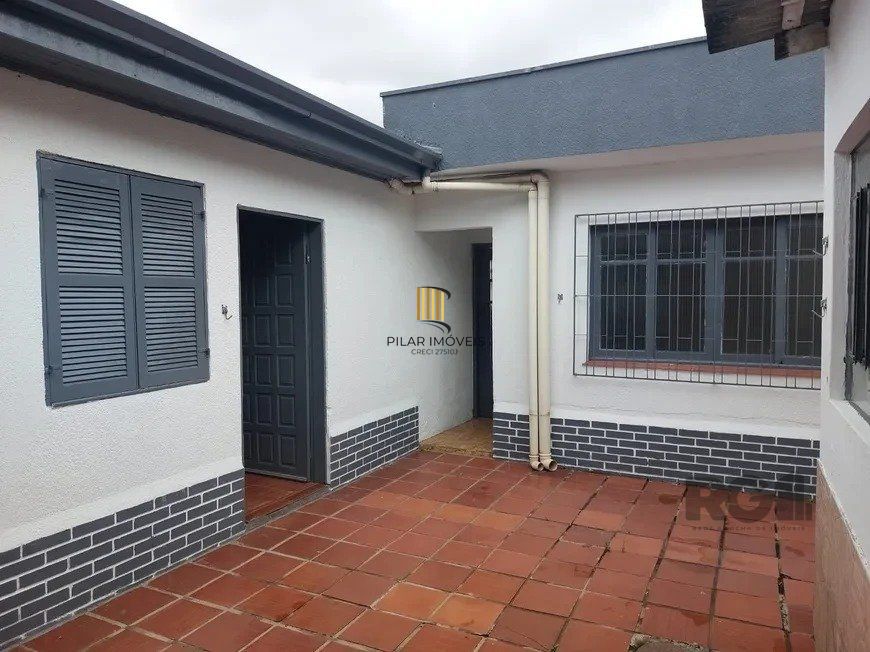 Casa de 2 dormitórios no bairro Sarandi
