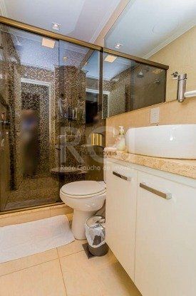 Excelente apartamento de 03 dormitórios com 4 vagas de garagem.