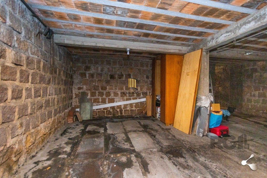 Casa para Venda - 240m², 3 dormitórios, sendo 1 suites, 3 vagas - Cristal