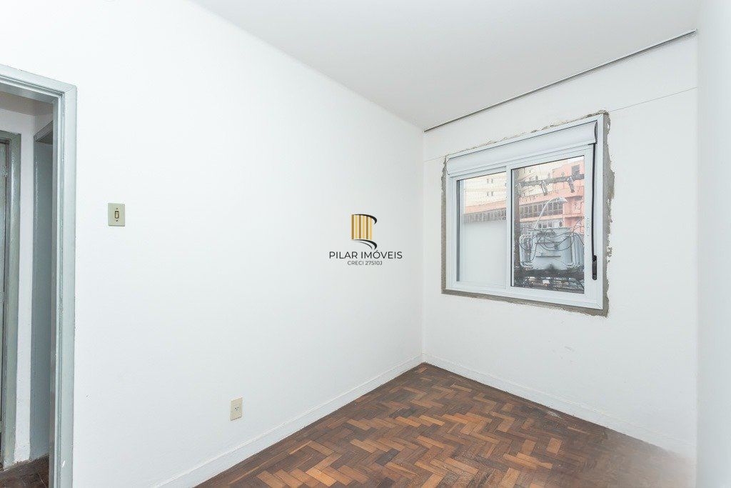 Apartamento com 2 quartos e 65m² à venda em Azenha, Porto Alegre.