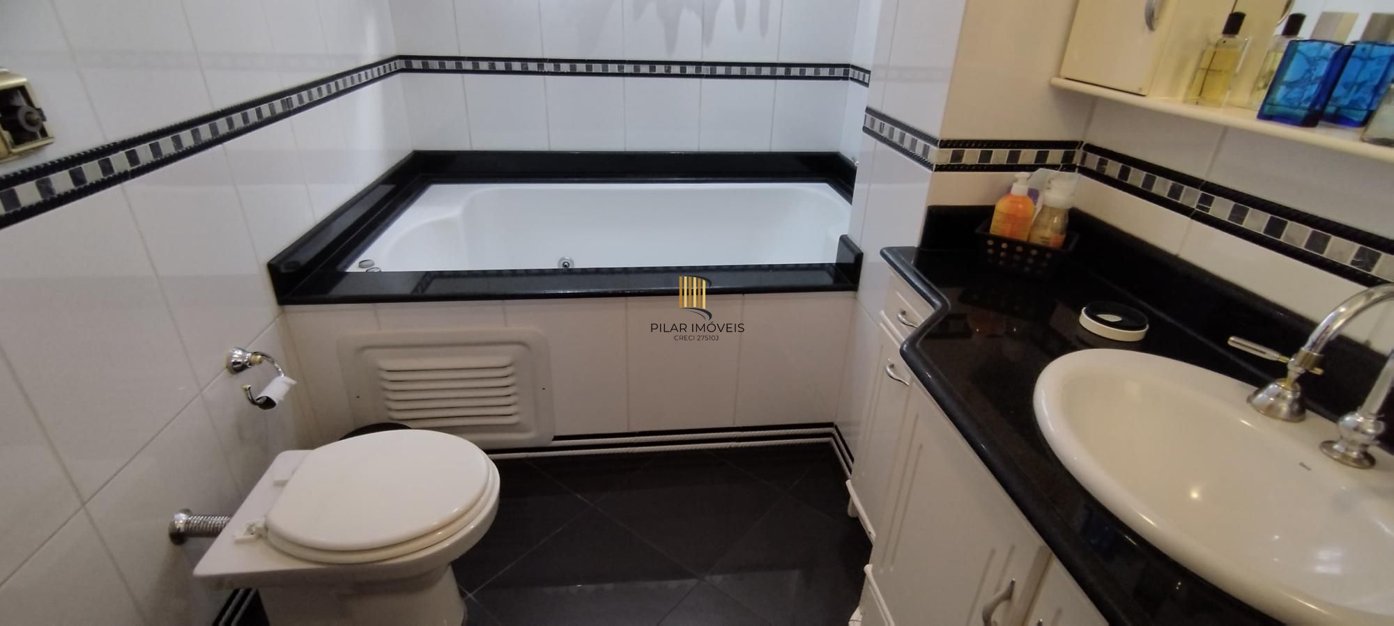 Casa 348m², 4 dormitórios, 2 vagas no bairro Nonoai