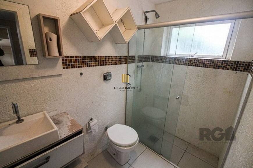 Excelente casa de 147m² com 3 dormitórios, 4 vagas e 1 piscina.
