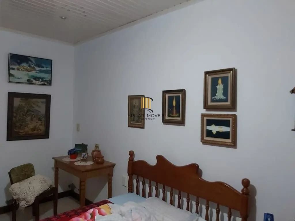 Casa com 4 dormitórios no bairro Passo da Areia