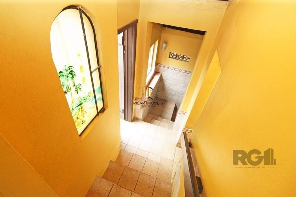 Excelente casa de 154m² com 3 dormitórios e 2 vagas.