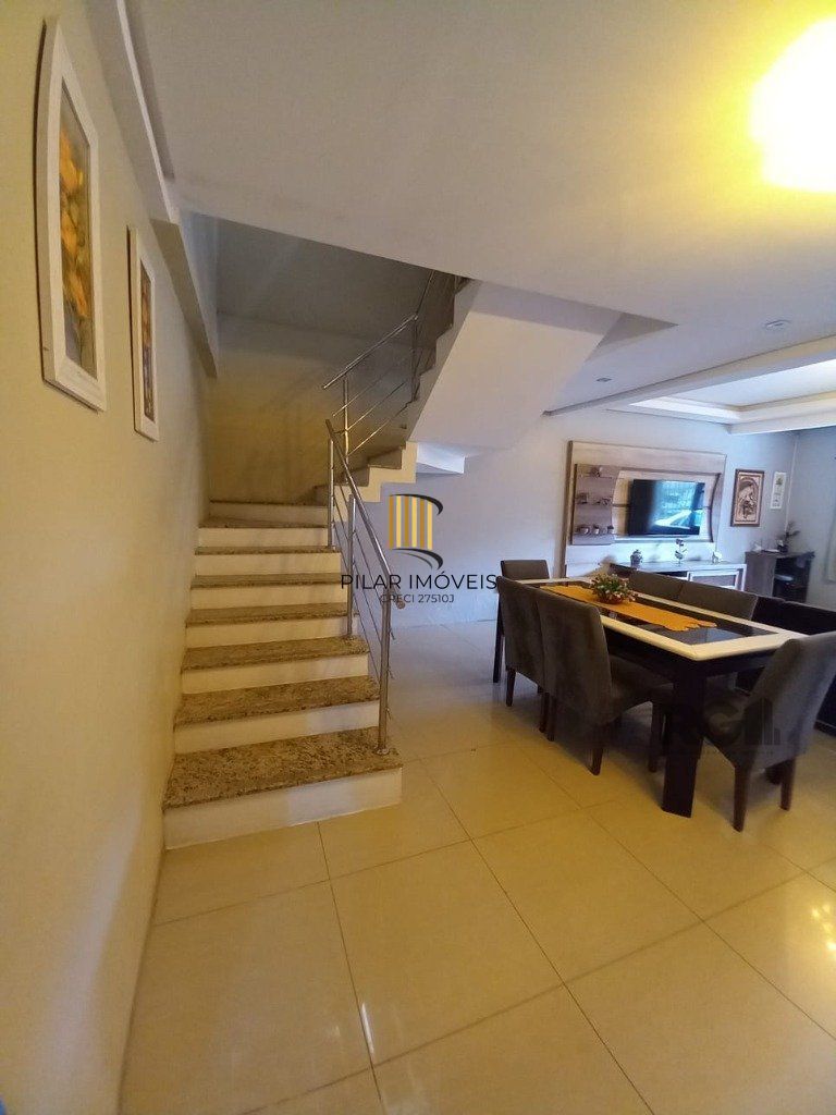 Casa com 4 dormitórios no bairro Vila Nova