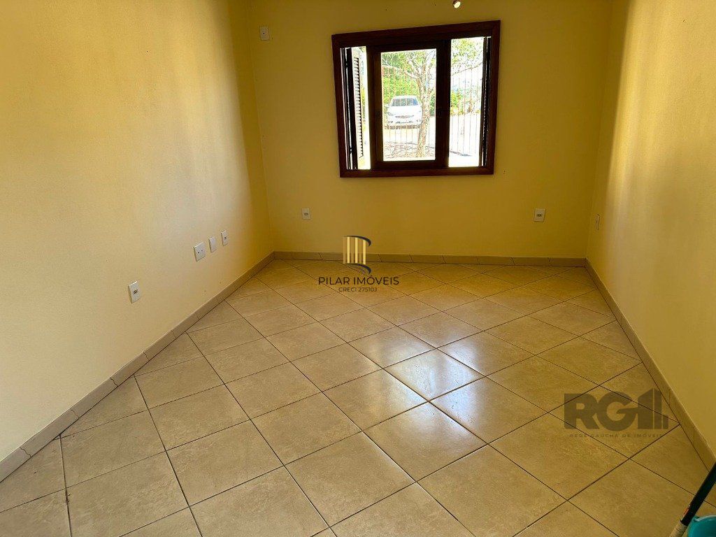 Casa de 3 dormitórios com 144m², no bairro Lomba do Pinheiro