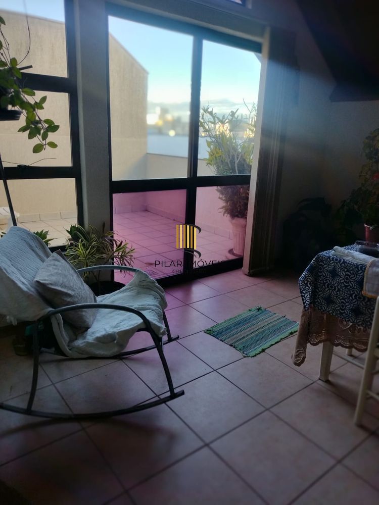 Cobertura 162m² semimobiliada no Menino Deus