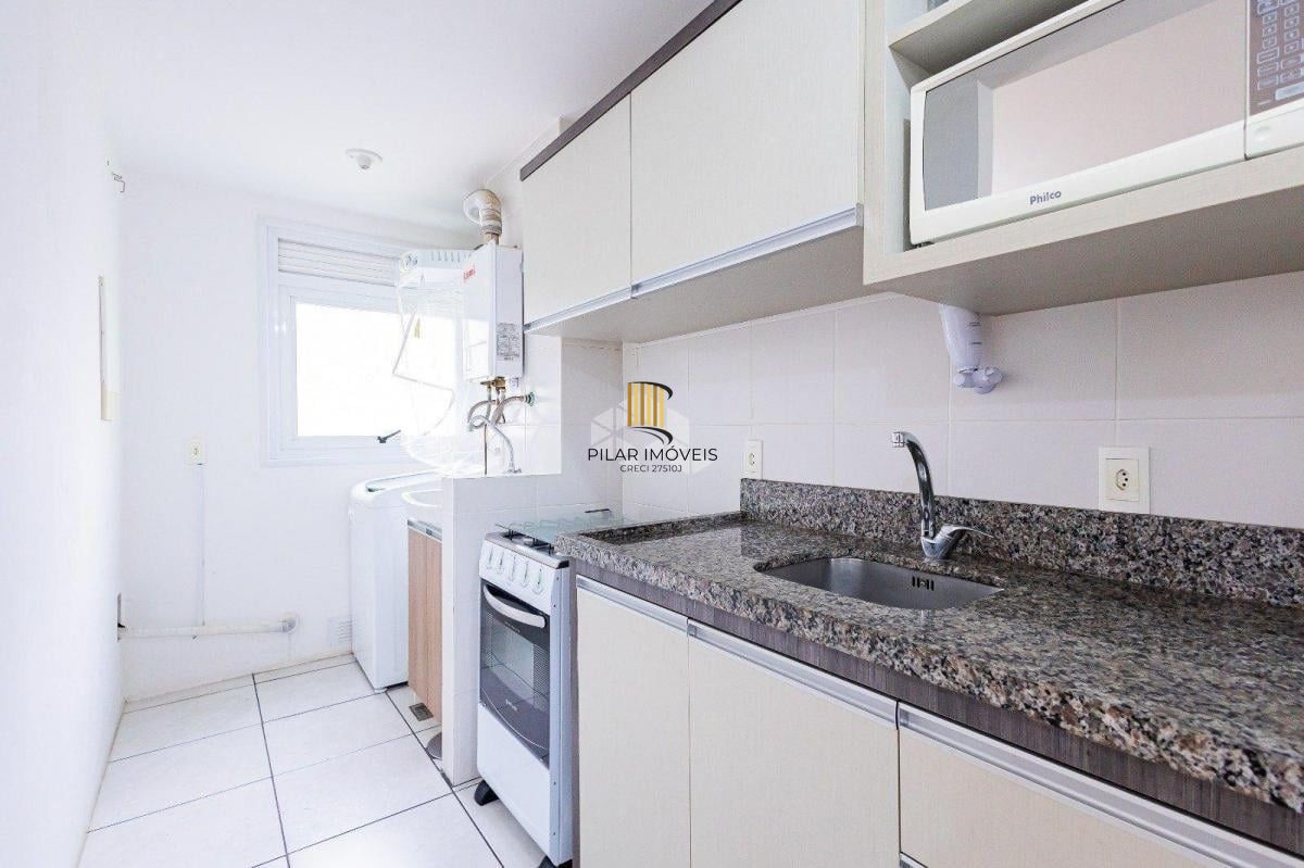 Apartamento 2 dormitórios com 1 suíte no bairro Passo D'areia em Porto Alegre.