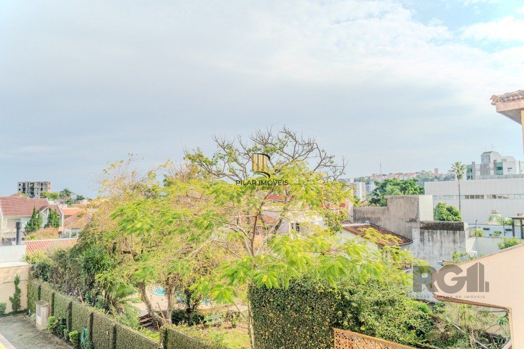 Casa de Condomínio 3 dormitórios no bairro Teresópolis