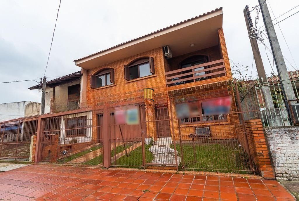 Casa de 245m² com 5 dormitórios no bairro Sarandi