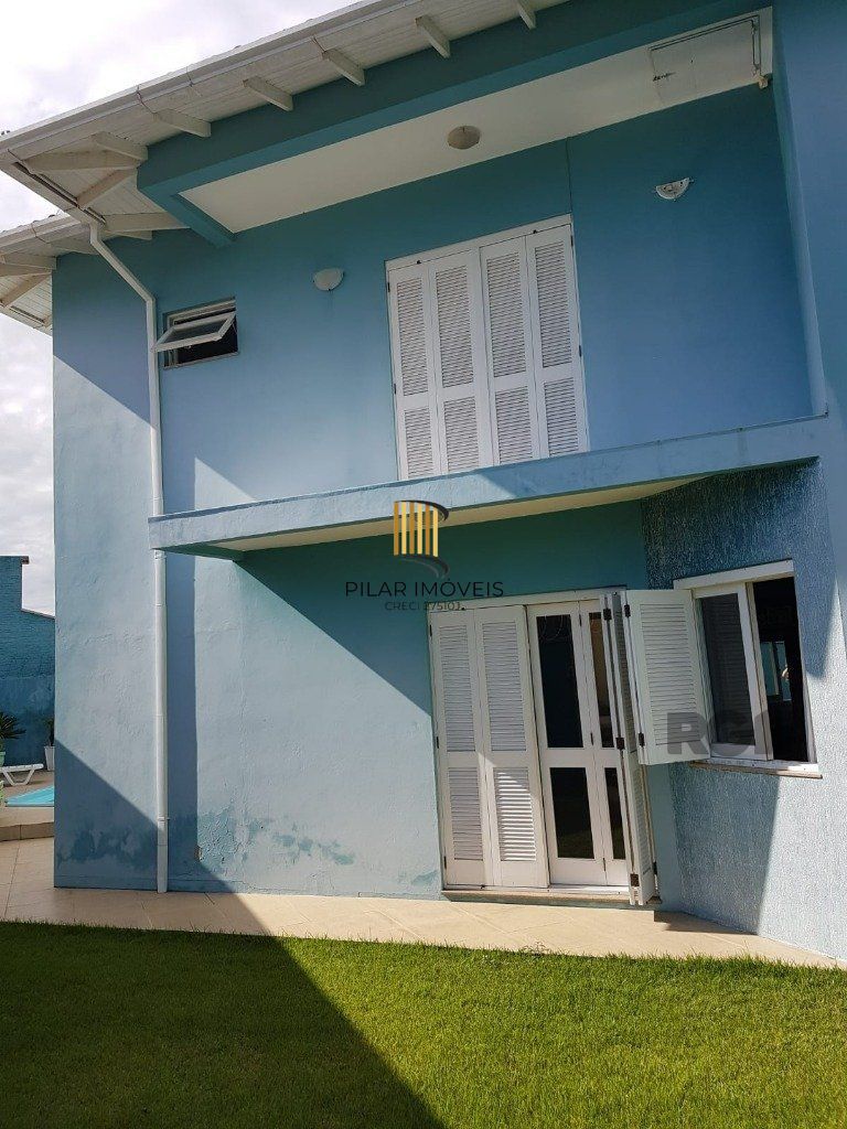 Casa 4 dormitórios no bairro Centenário