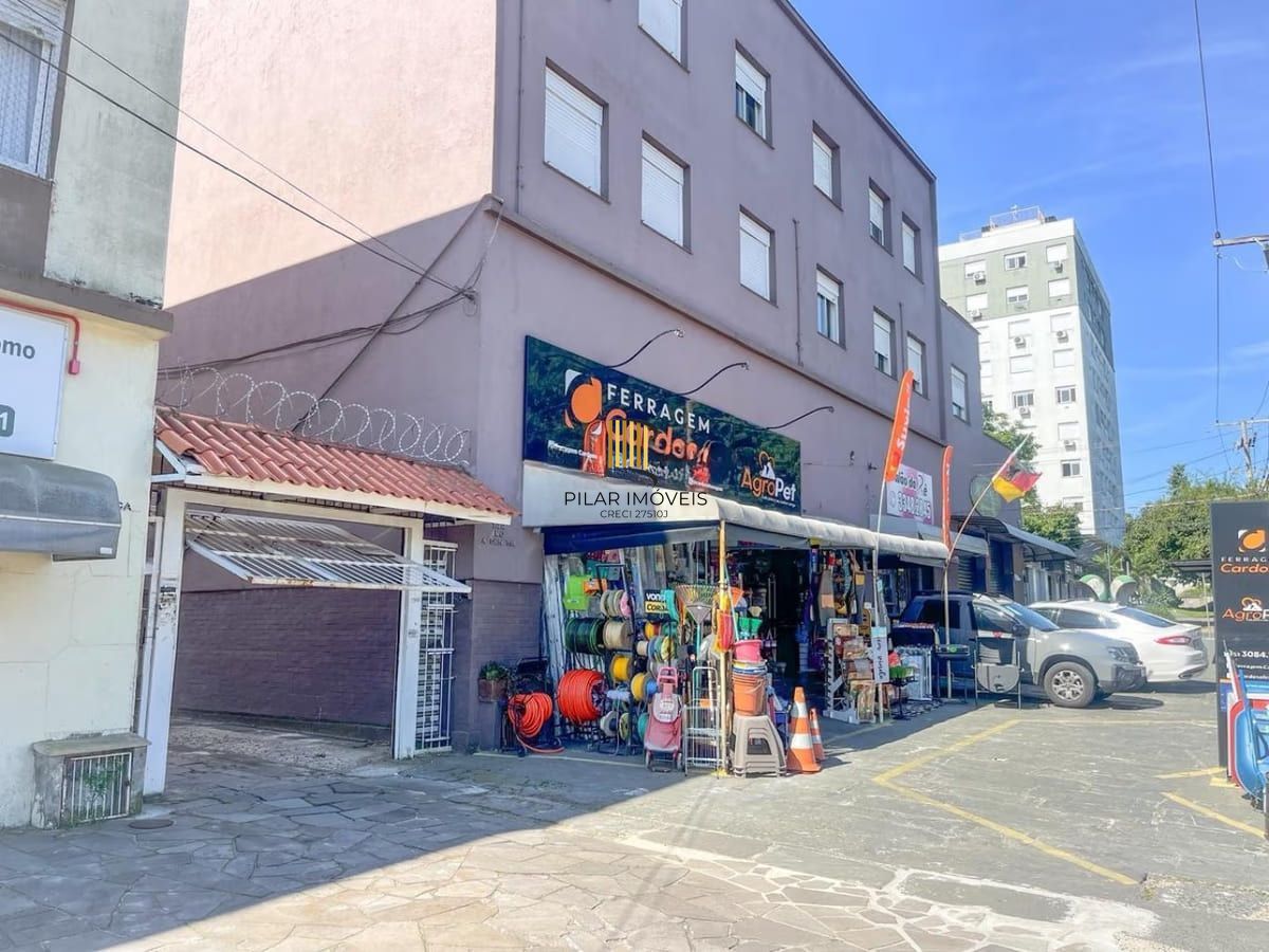 Apartamento de 3 dormitorios à venda em São Sebastião, Porto Alegre.