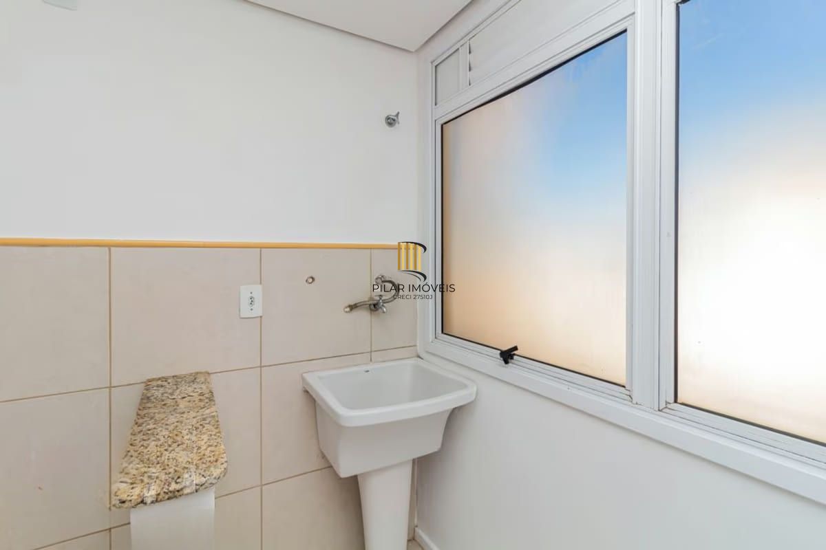 Apartamento de 2 dormitórios à venda em Hípica, Porto Alegre.