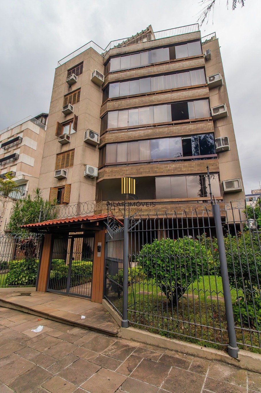 Apartamento de 2 dormitórios e 94m² à venda em Petrópolis, Porto Alegre.