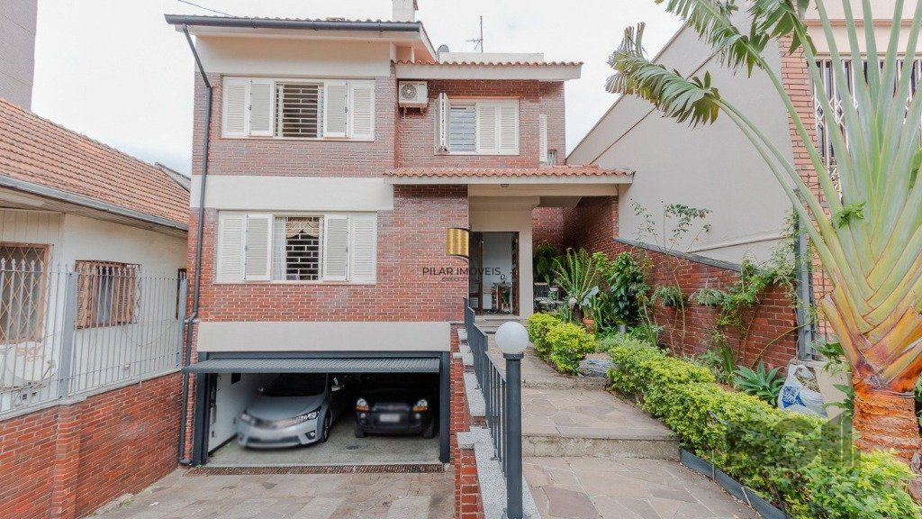 Casa 394m², 4 dormitórios, 4 vagas no bairro Cristo Redentor