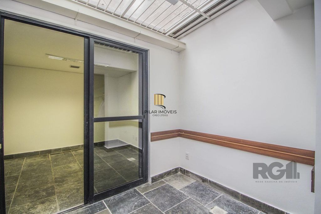 Sala comercial de 44,10m², semi mobiliada, no bairro Independência 