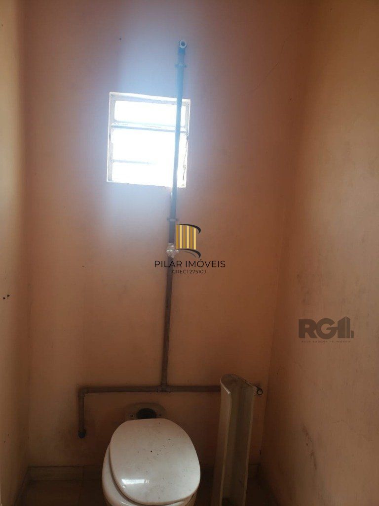 Casa 2 dormitórios no bairro Glória