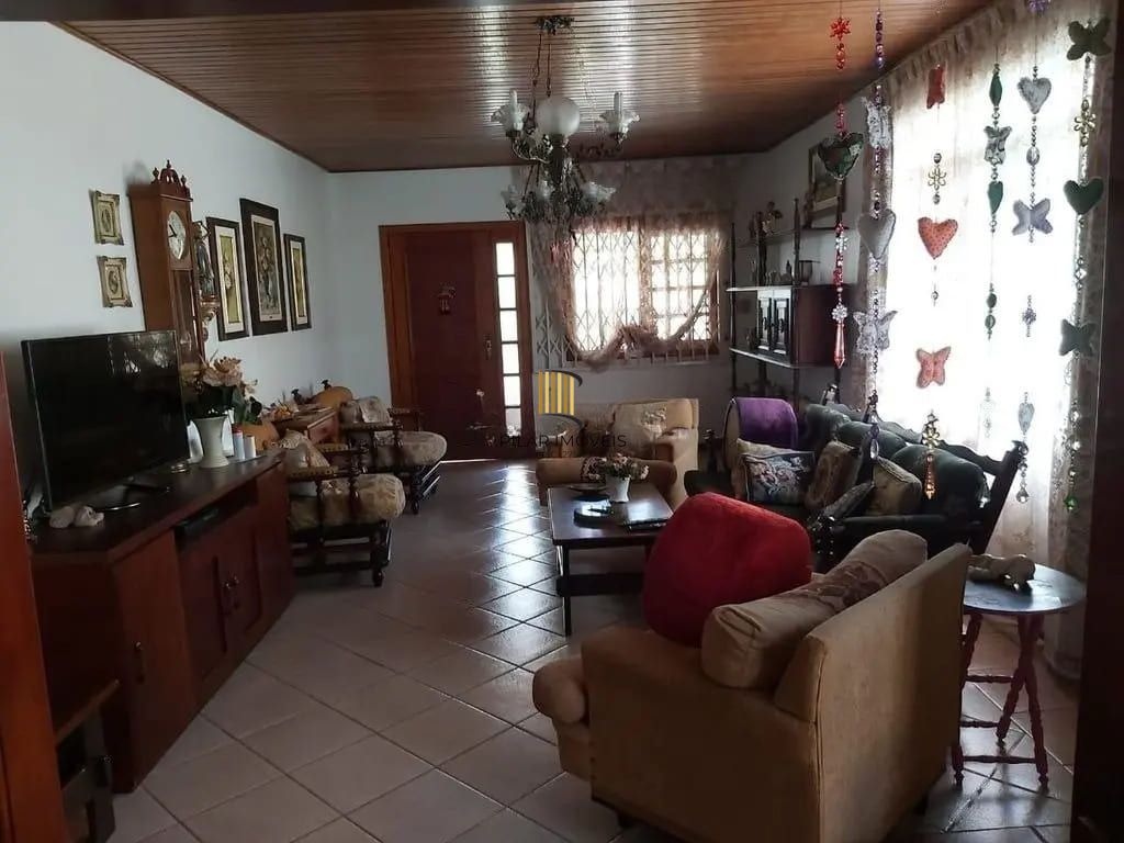 Casa com 4 dormitórios no bairro Passo da Areia