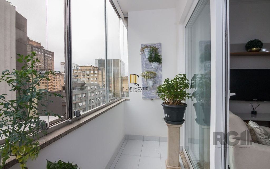 Apartamento 2 dorms à venda Avenida Borges de Medeiros, Centro Histórico - Porto Alegre - Pilar Imóveis