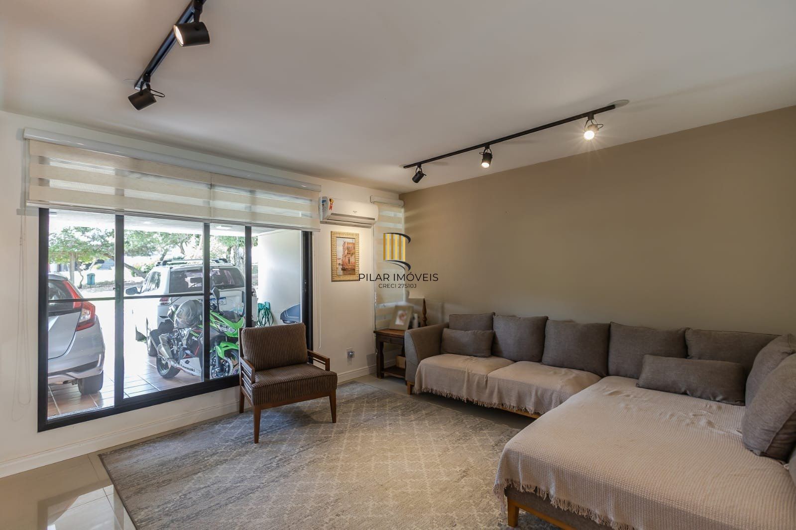 Casa em Condomínio com 3 quartos, 3 vagas e 184m² para vender por R$ 1.180.000 Rua Adriano Pereira Da Silva - Vila Nova, Porto Alegre
