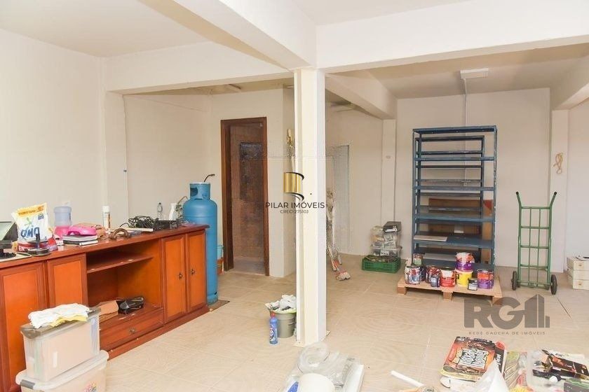 Casa de 197m² - 5 dormitórios, 3 vagas no bairro Rubem Berta