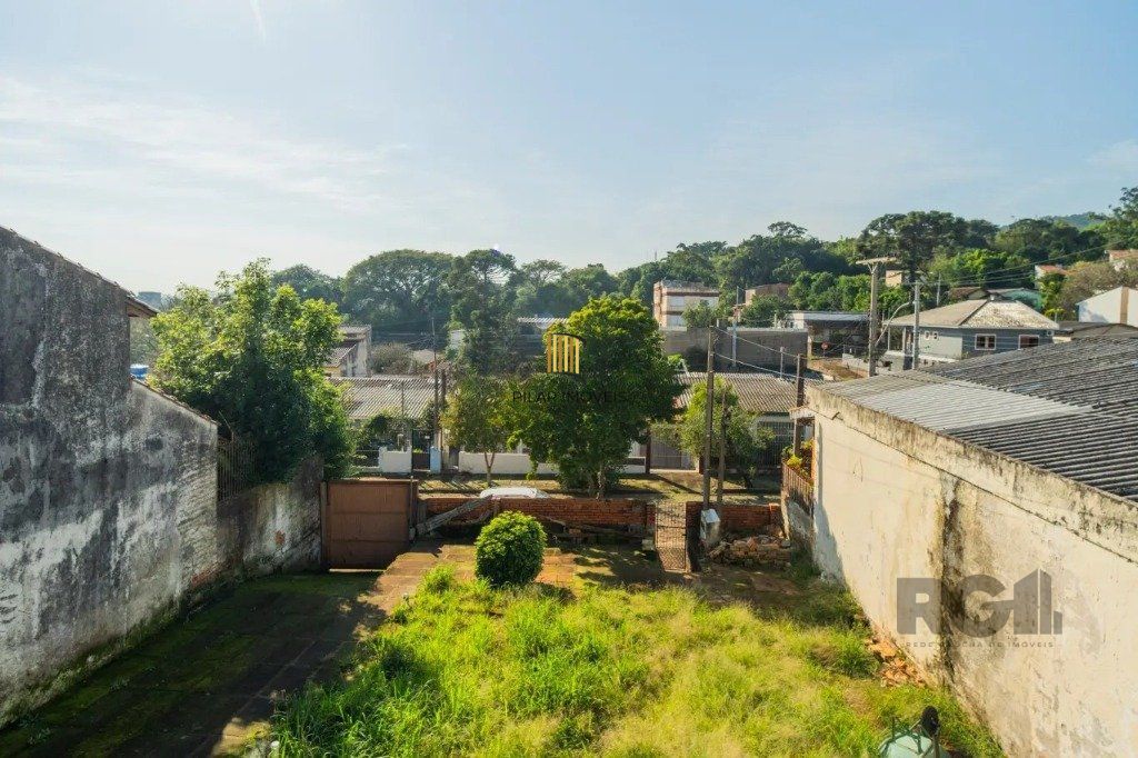 Casa de 3 dormitórios no bairro Nonoai