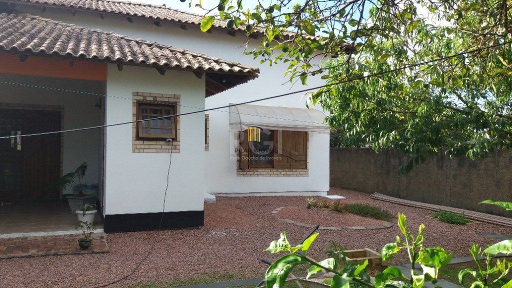 Casa para Venda - 220m², 2 dormitórios, sendo 1 suites, 4 vagas - Belém Novo