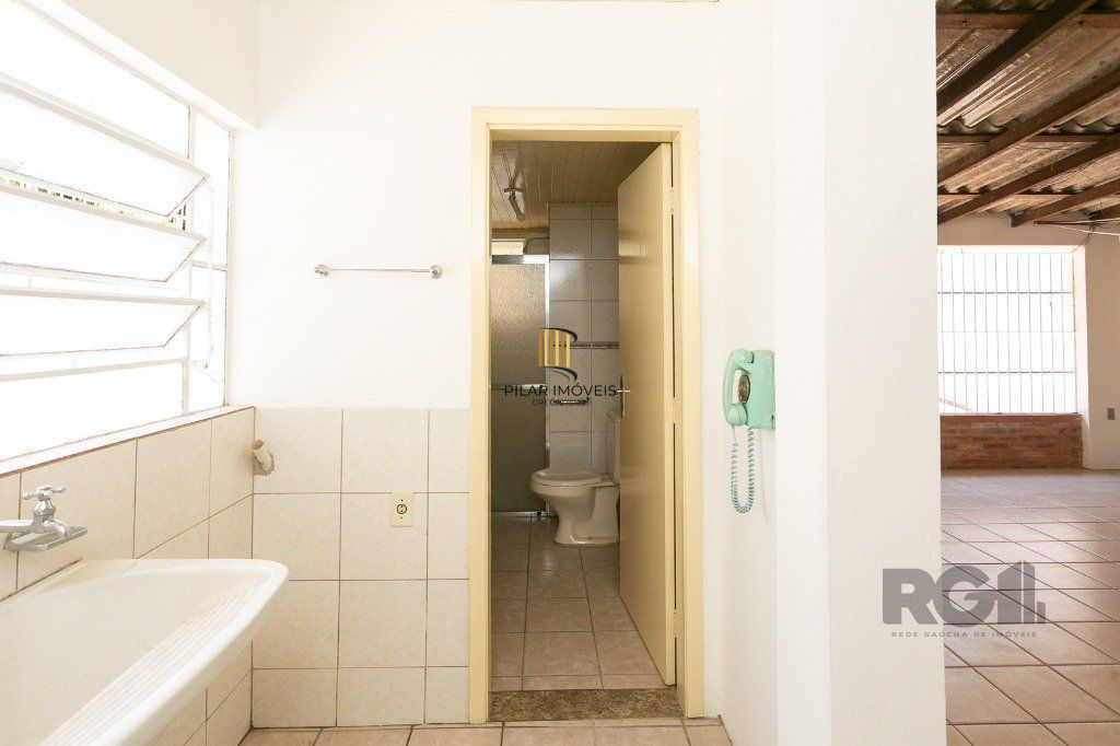 Casa com 5 dormitórios no bairro Jardim Carvalho