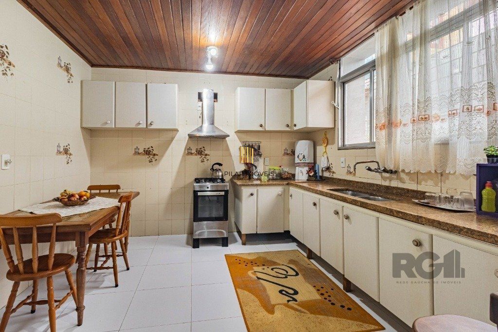 Casa de 3 dormitórios, no bairro Espírito Santo
