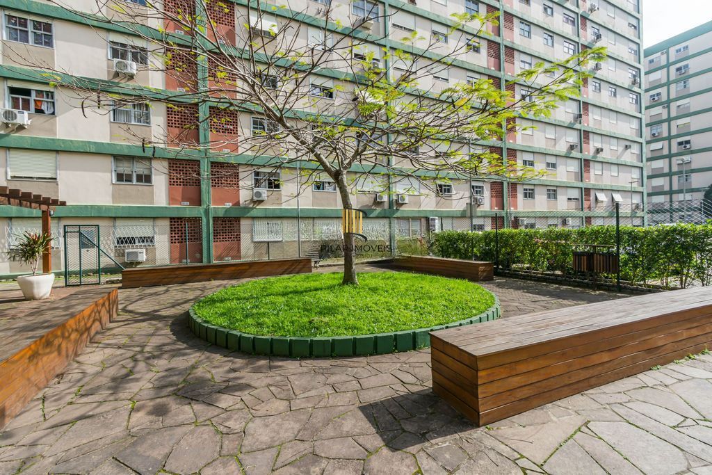 Apartamento Térreo 2 dorms à venda Rua Felizardo Furtado, Petrópolis - Porto Alegre