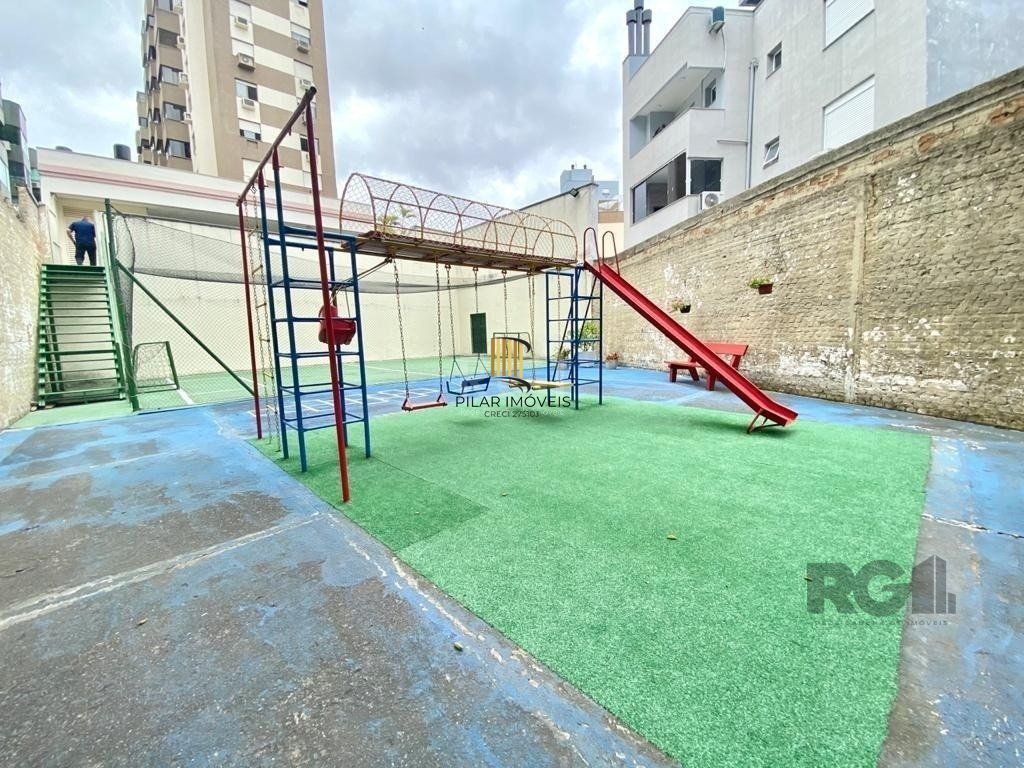 Apartamento 2 dormitórios com elevador e garagem no menino Deus