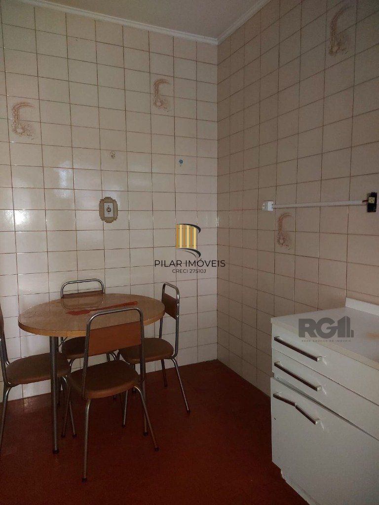 Apartamento 2 dormitórios, próximo da UFRGS, PUC, Ernesto Dorneles e trasporte público.