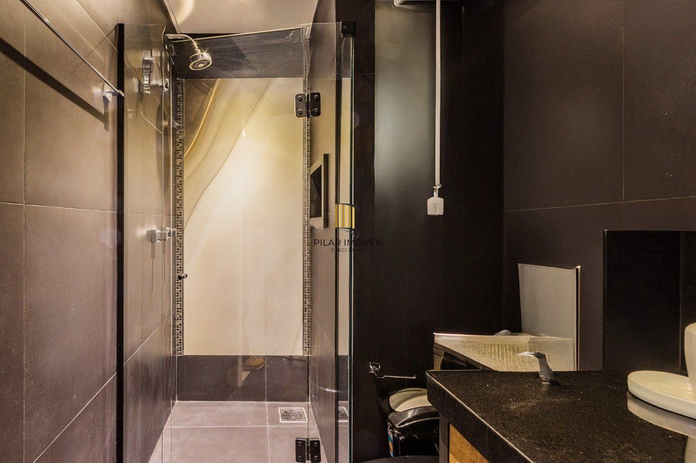 Cobertura de 3 dormitórios à venda em Mont'Serrat, Porto Alegre.