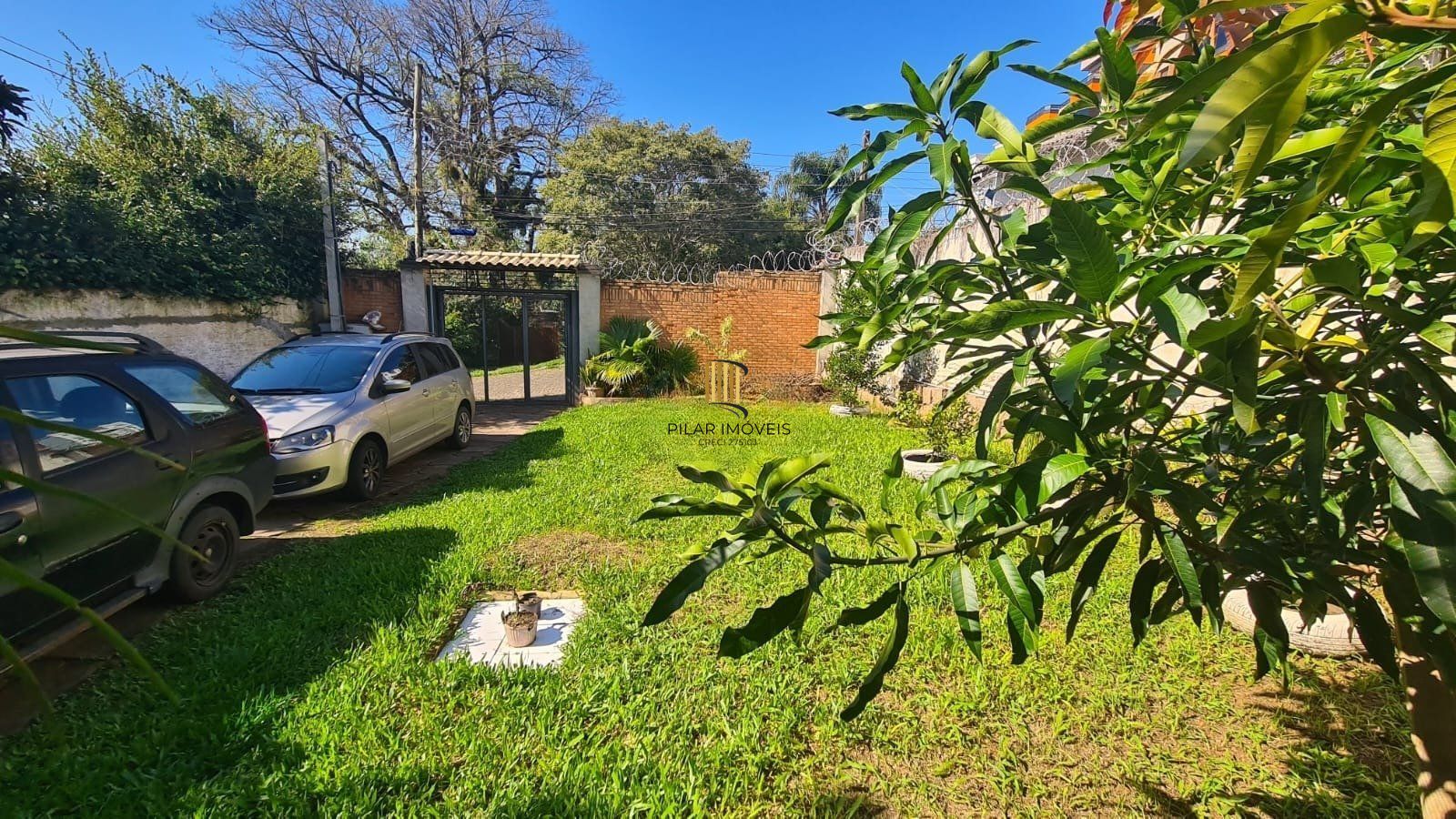 Casa com 4 dormitórios, 2 vagas e 300m² á venda